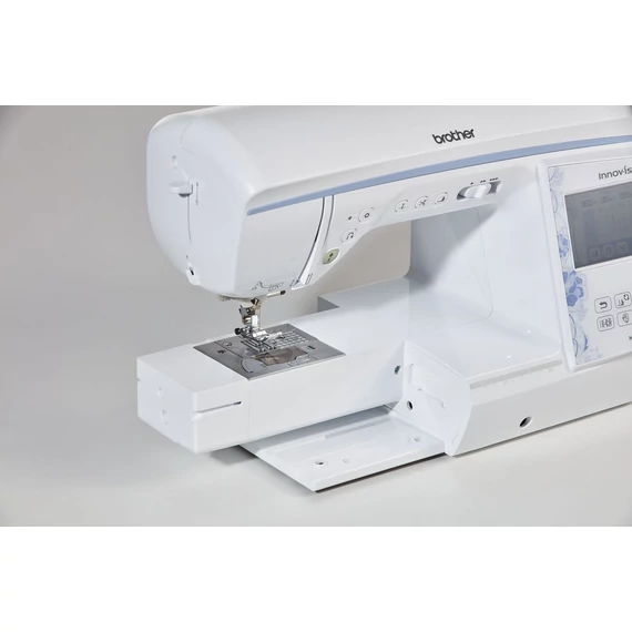 Brother Innovis 2700 háztartási hímző- és varrógép + Brother PE-Design Plus 2 hímzőminta tervező szoftver